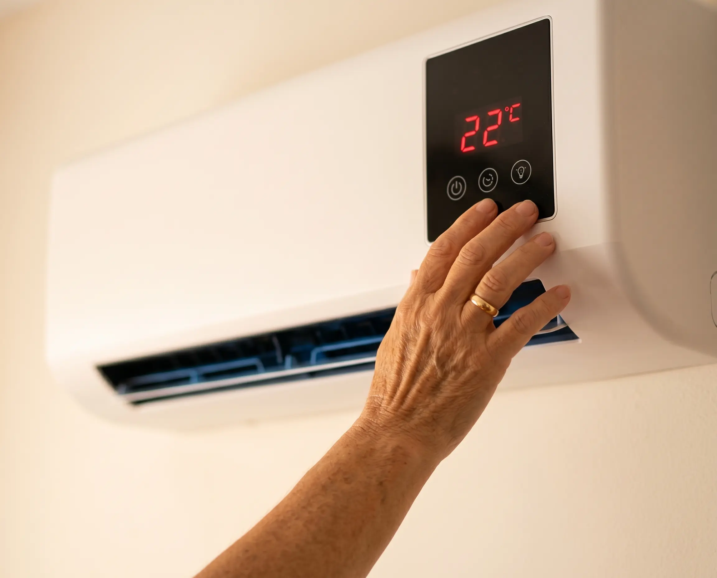 Chillo touch display showing 72 degrees